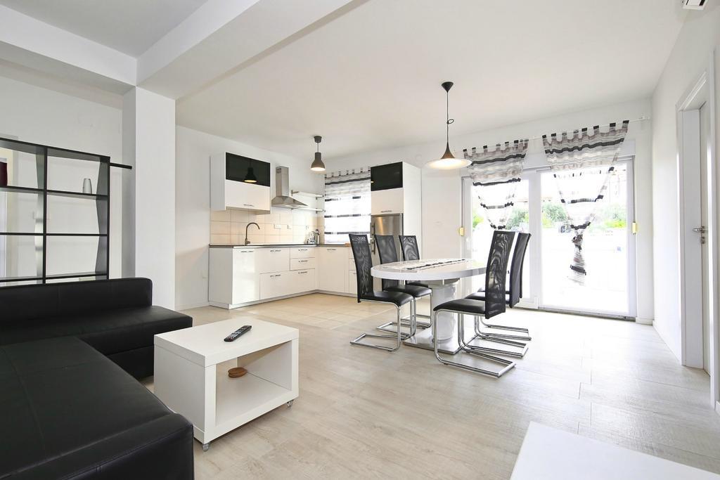 Apartments Matkovic Свети-Филип-и-Яков Экстерьер фото