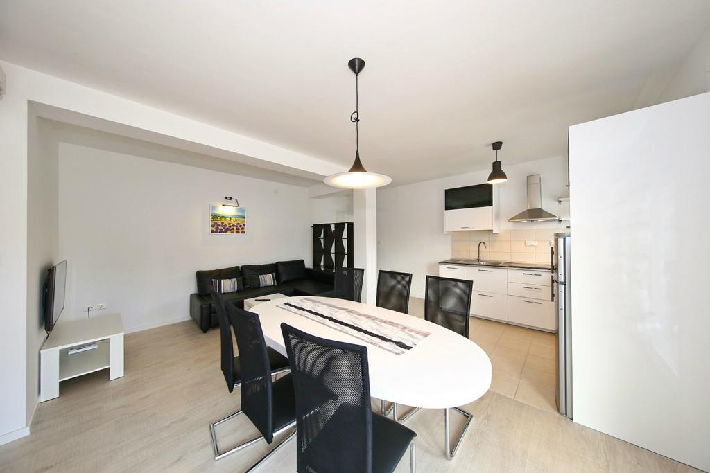 Apartments Matkovic Свети-Филип-и-Яков Экстерьер фото