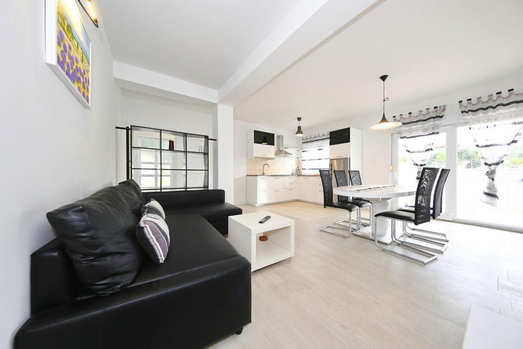 Apartments Matkovic Свети-Филип-и-Яков Экстерьер фото