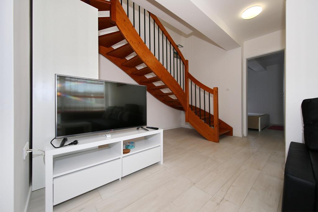 Apartments Matkovic Свети-Филип-и-Яков Экстерьер фото