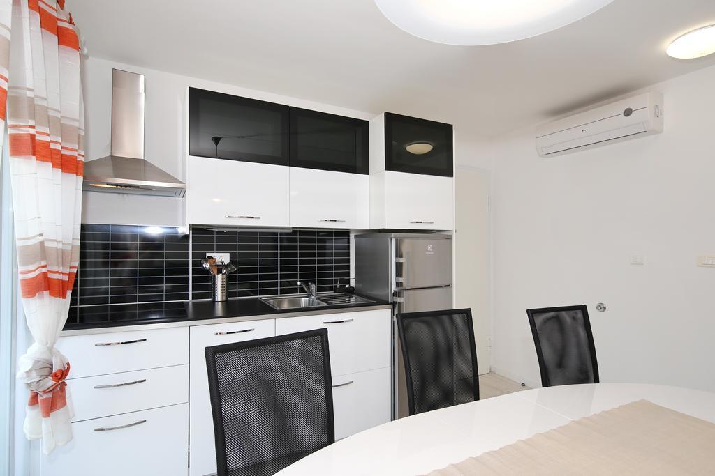 Apartments Matkovic Свети-Филип-и-Яков Экстерьер фото